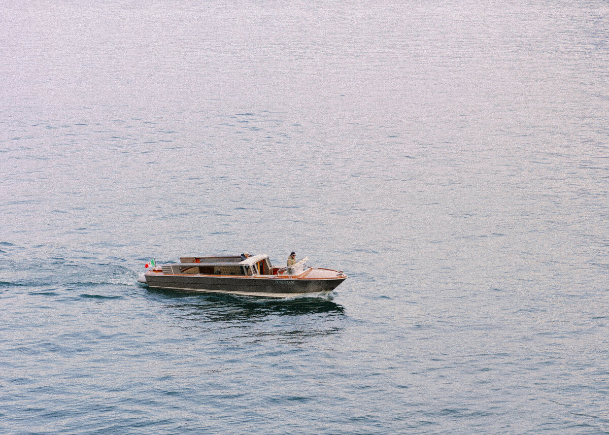 891A4364
