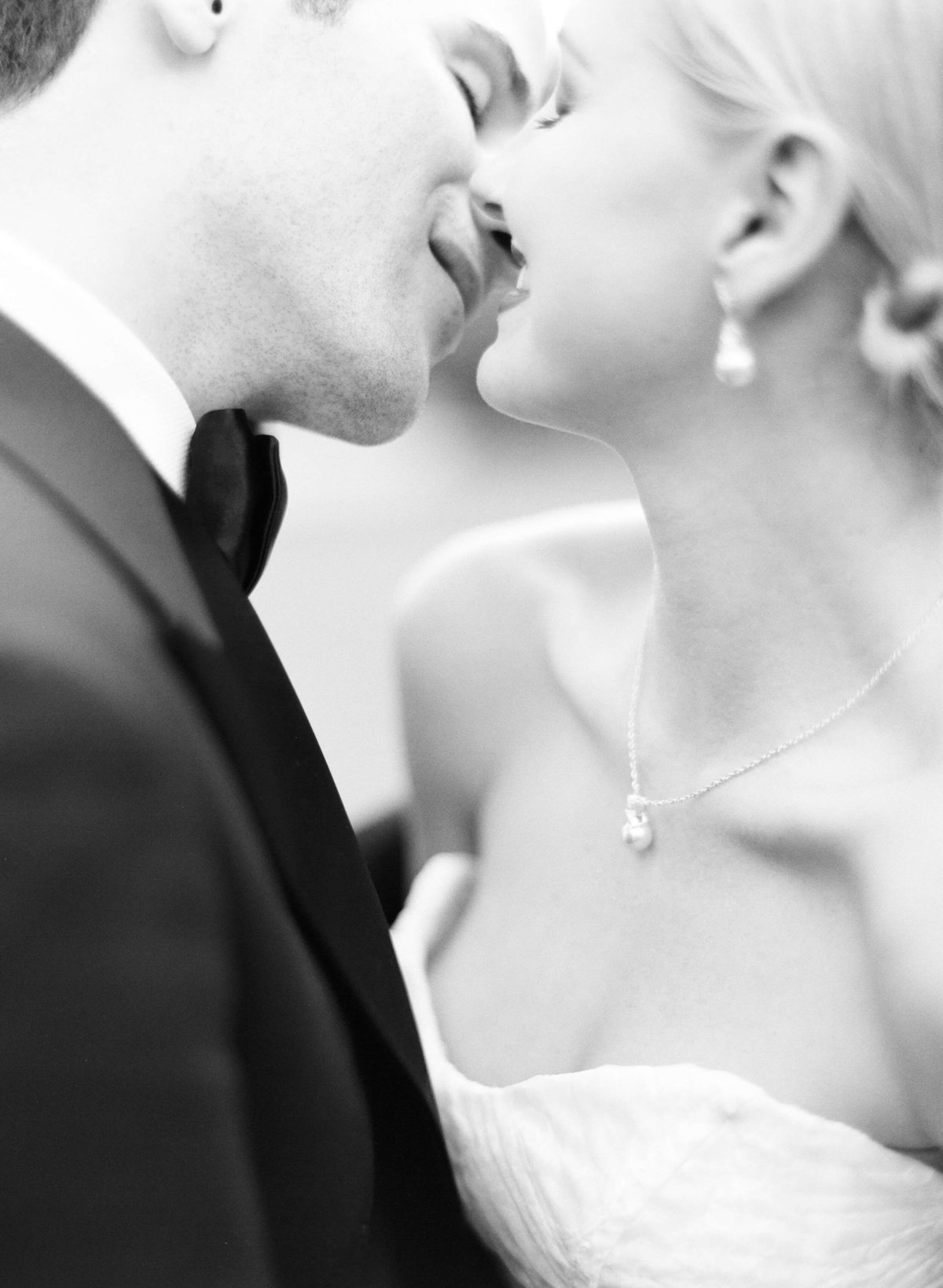 4-KTMerry-weddings-bride-groom-kiss-Palm-Beach