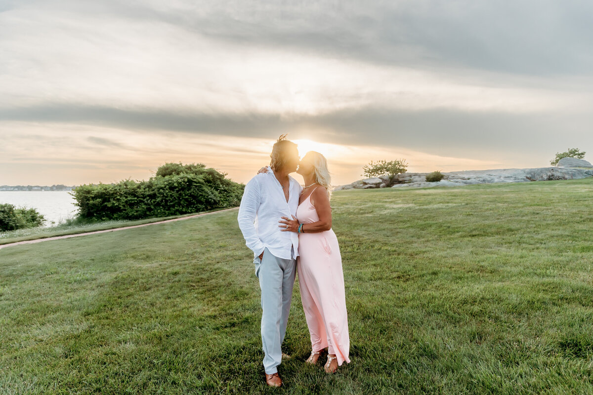anniversary-photoshoot-avery-point-connecticut-photographer.jpg