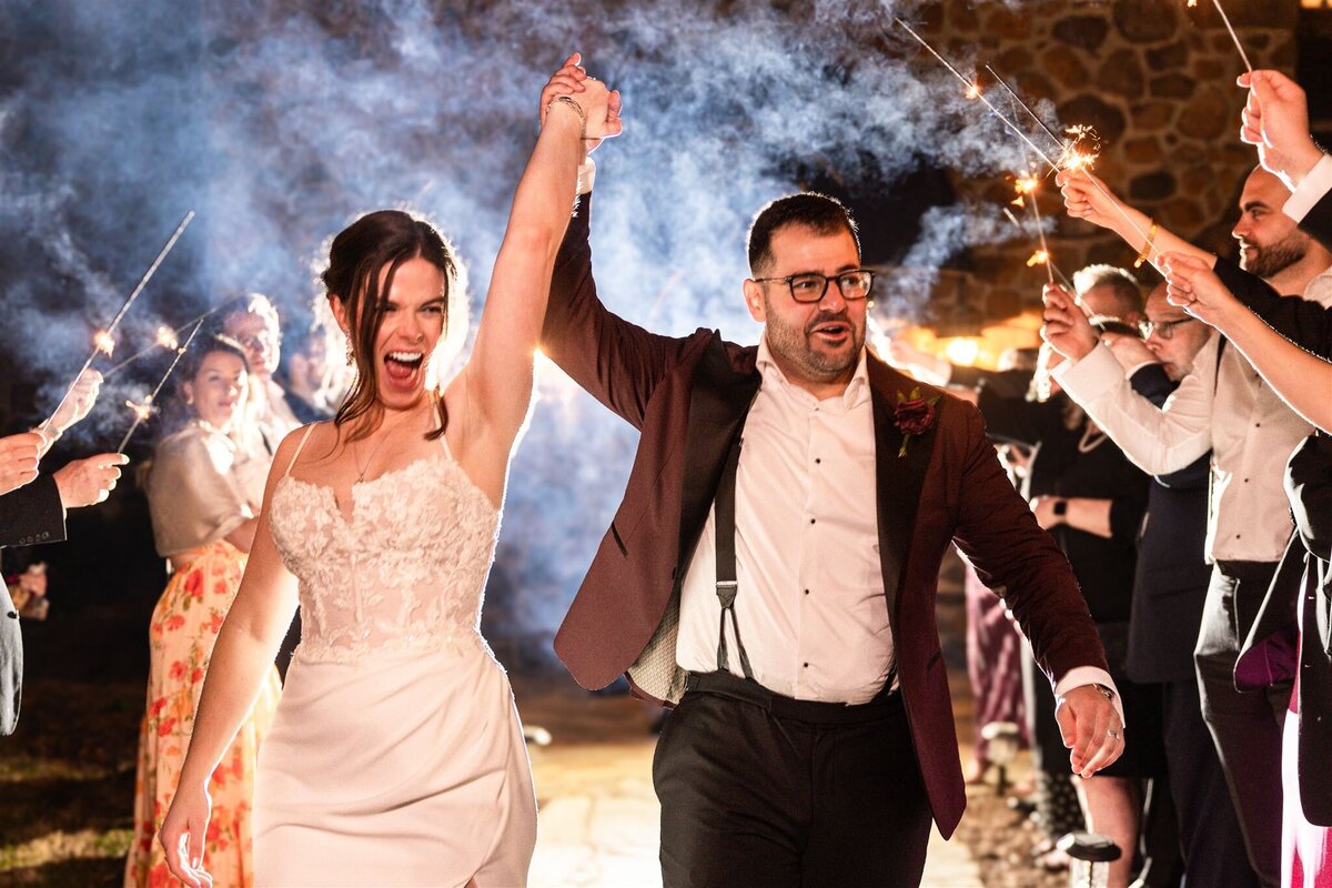 Rebecca & Mike_Sneak Peek-100CANON21_websize