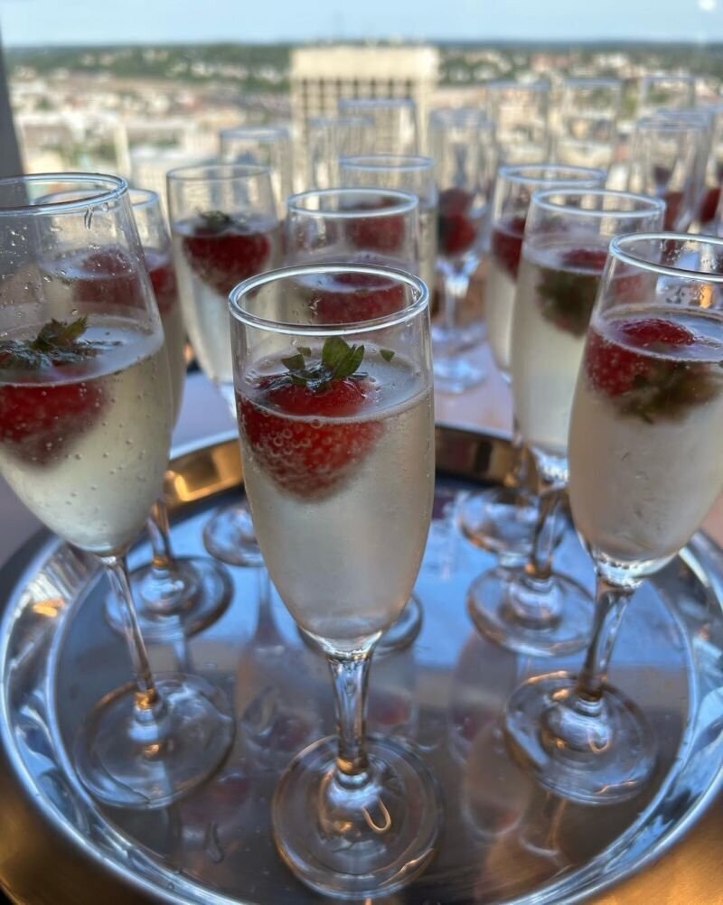 strawberries-in-champagne