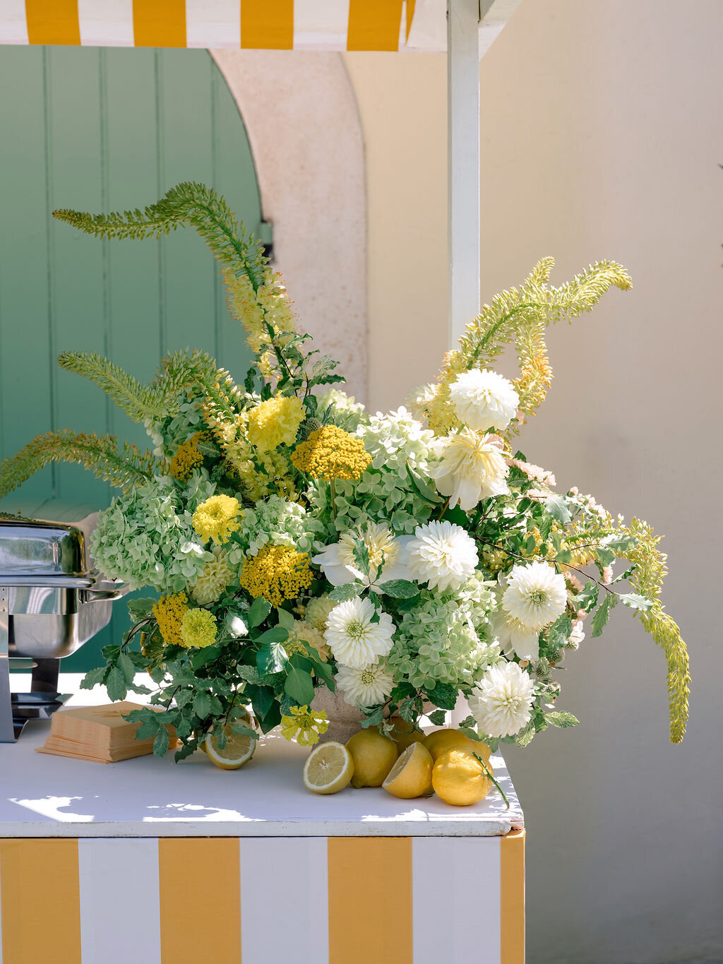 Chateau-de-Tourreau-wedding-florist-Floraison17