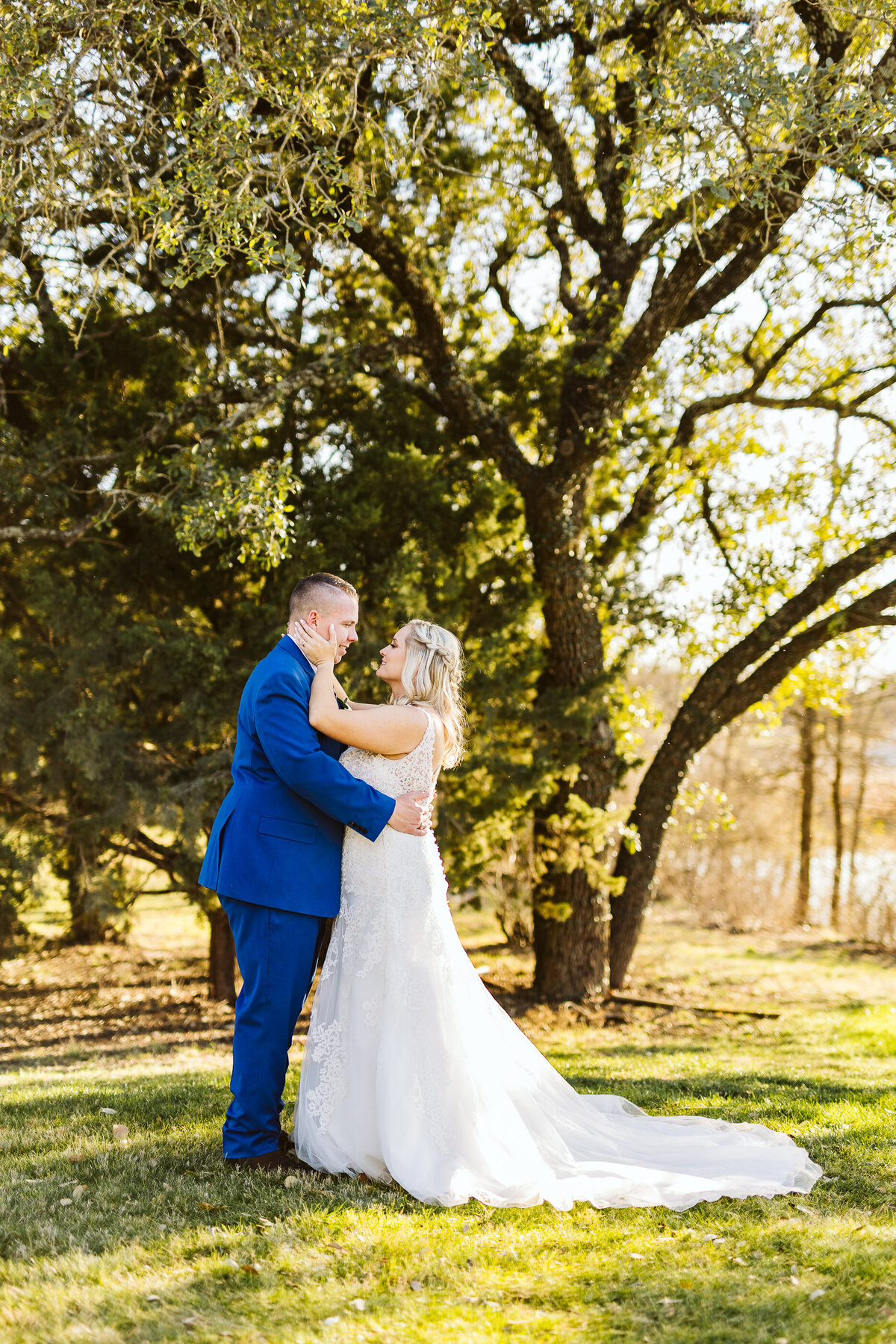 madeline-c-photography-colorful-dallas-wedding-photos-photographer-111