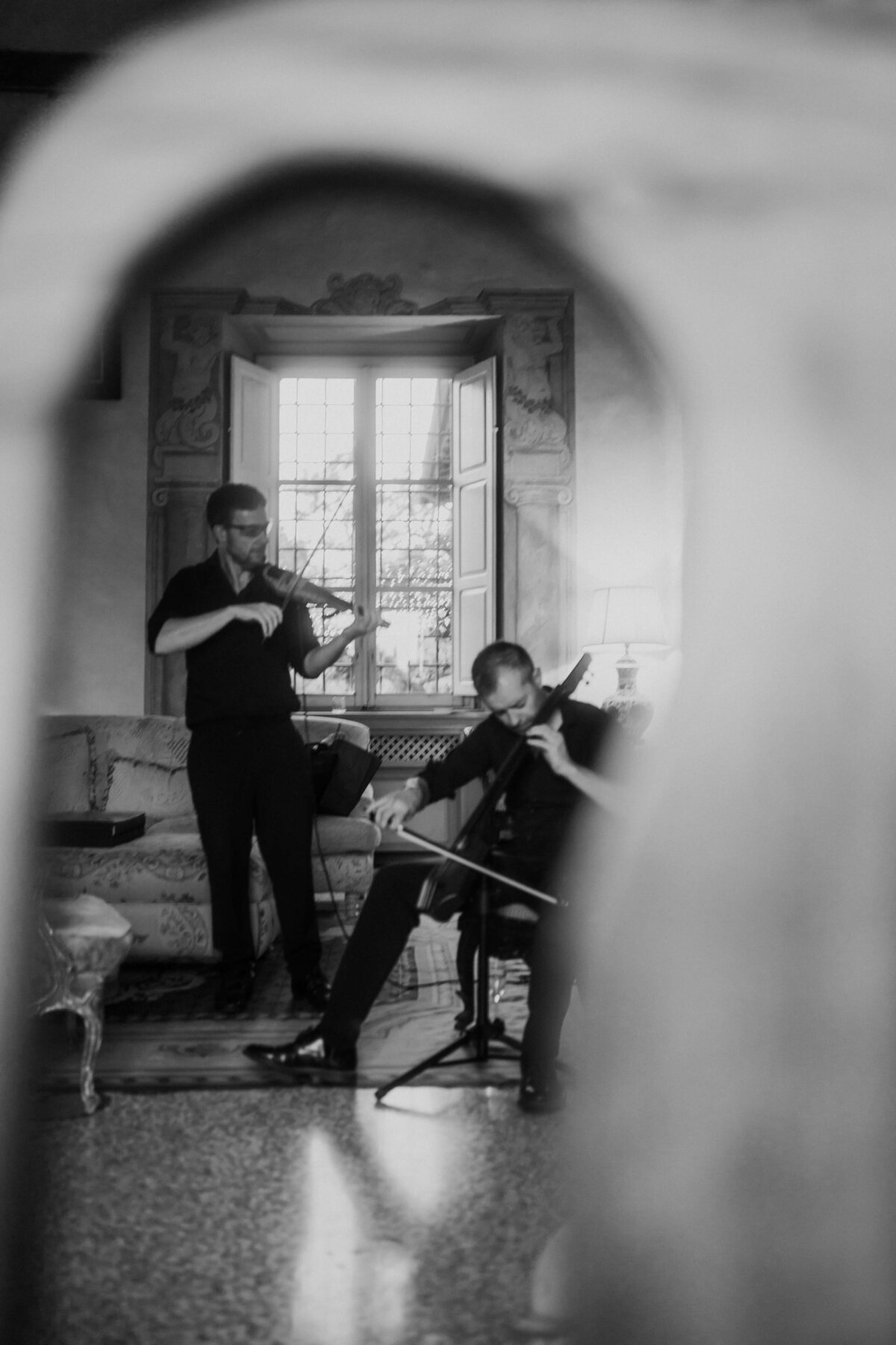 violins at villa mangiacane exclusive wedding