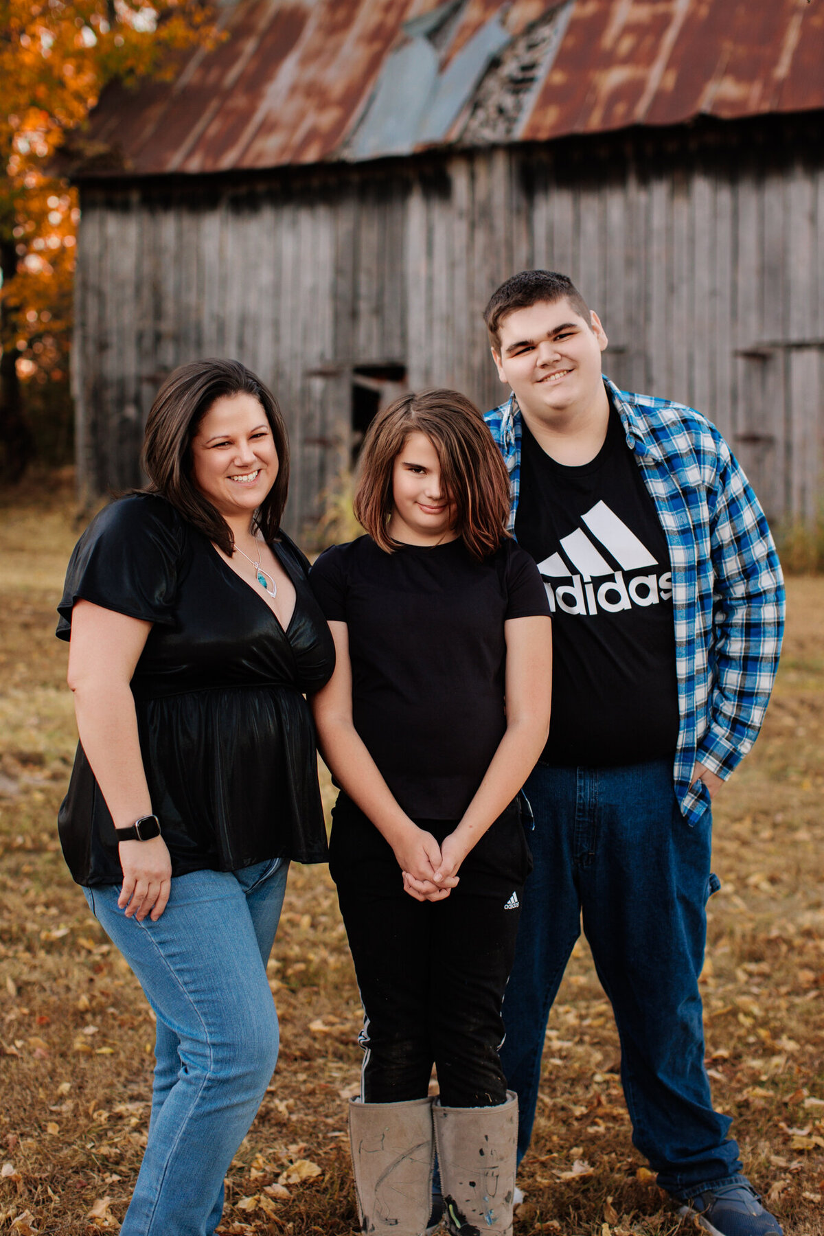 NWA family photographer, Northwest Arkansas best family photography, family portraits near me, professional family photos, family photography packages
