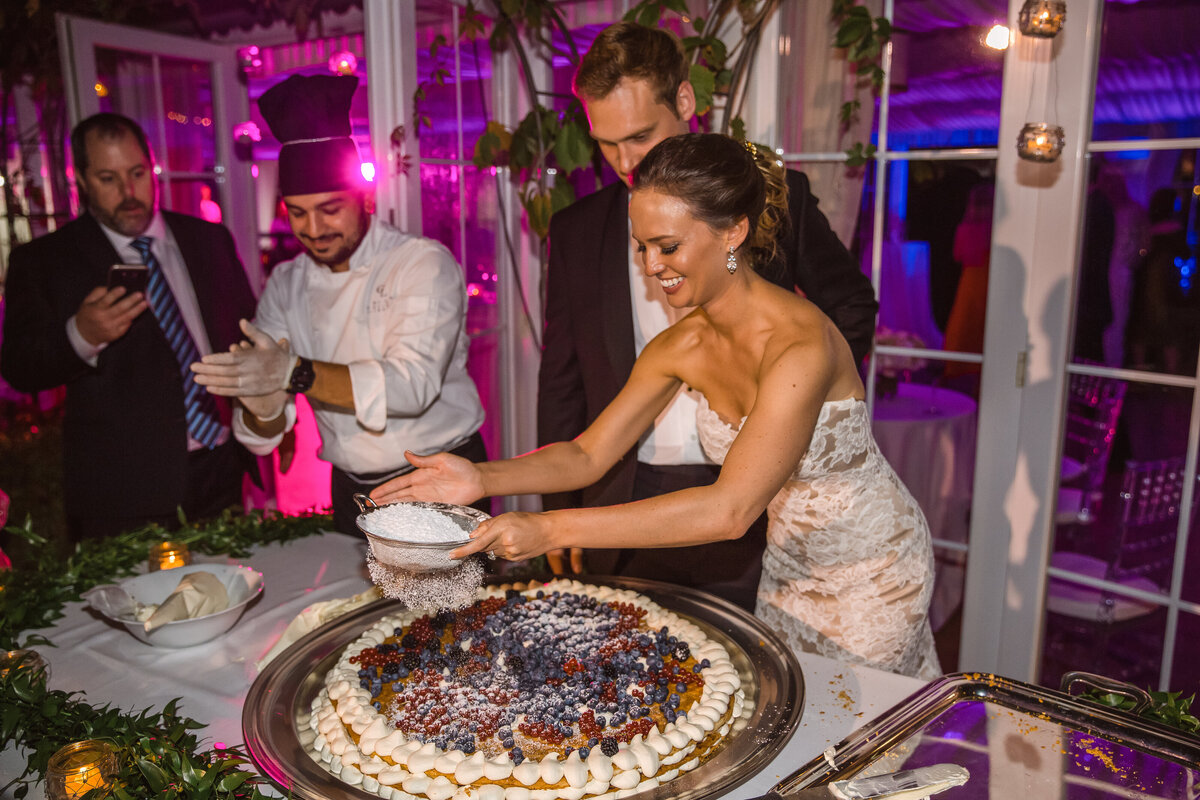 bride-groom-wedding-cake-italian-berry