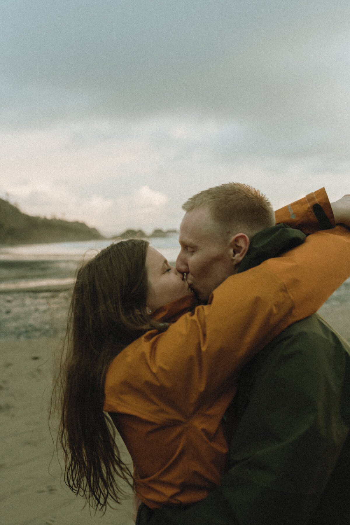 Oregon Coast Couples - lizarrietaphotography-43
