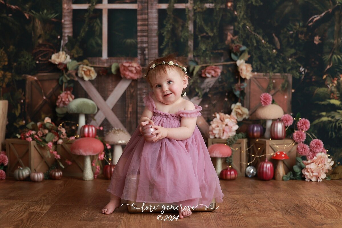 lehigh-valley-photographer-lori-generose-lg-photography-first-birthday-cake-smash-girl-northampton-pa