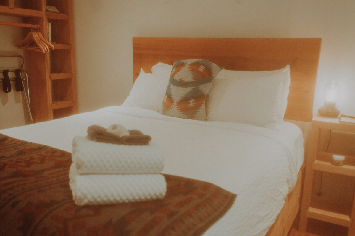 Sleepy Bear Guest House Airbnb Photography Session Ucluelet British Columbia 45649