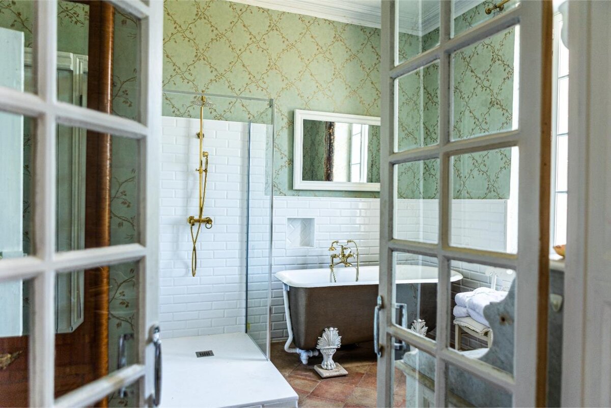 Etoile bathroom - Gallery - A Home Away From Home