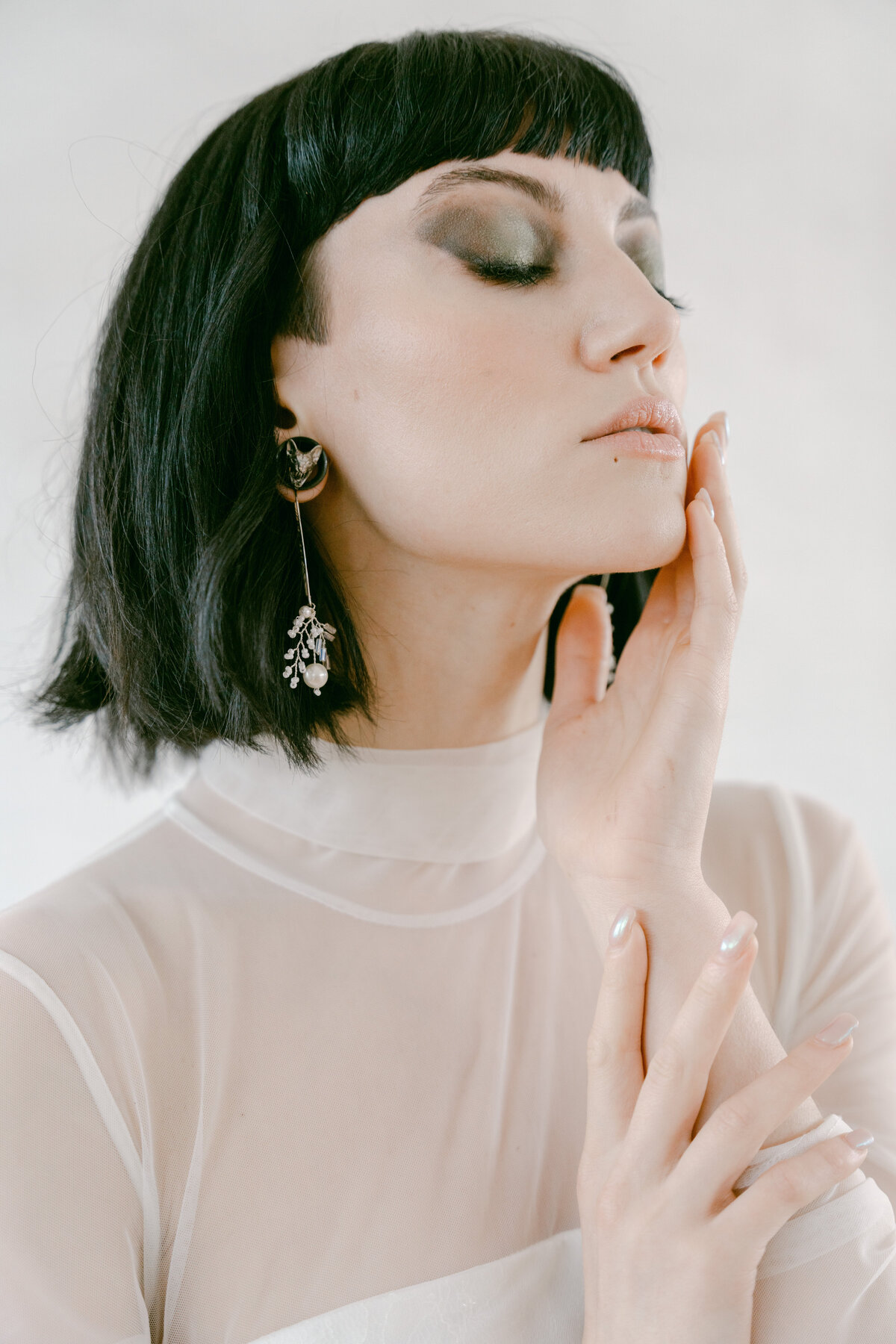 RuizRocksWeddings_Modern Editorial Photo_Vera Wang00085