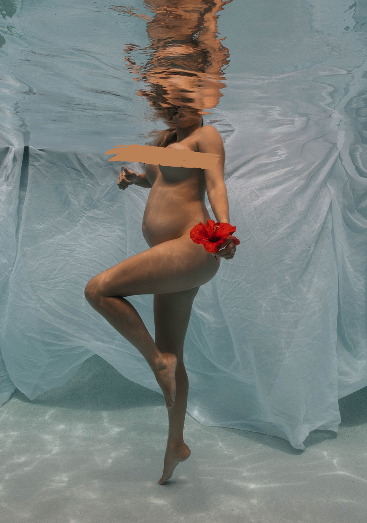 Underwater Maternity Photographer