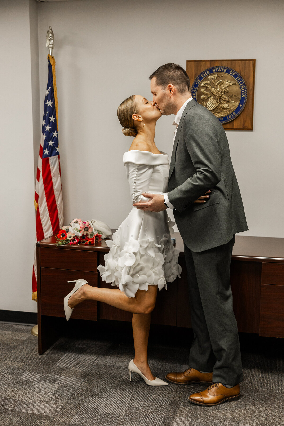 intimate-chicago-elopement-wedding-hoxton-hotel-photos-14