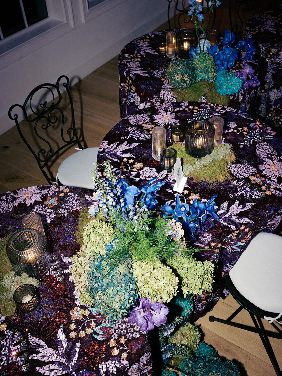 blue-purple-green-tablescape