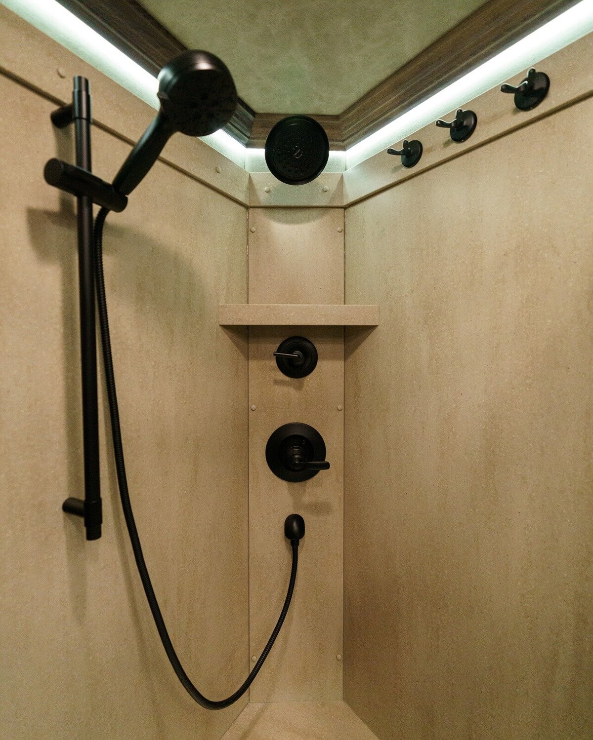 custom-horse-trailer-bathroom-missouri-2