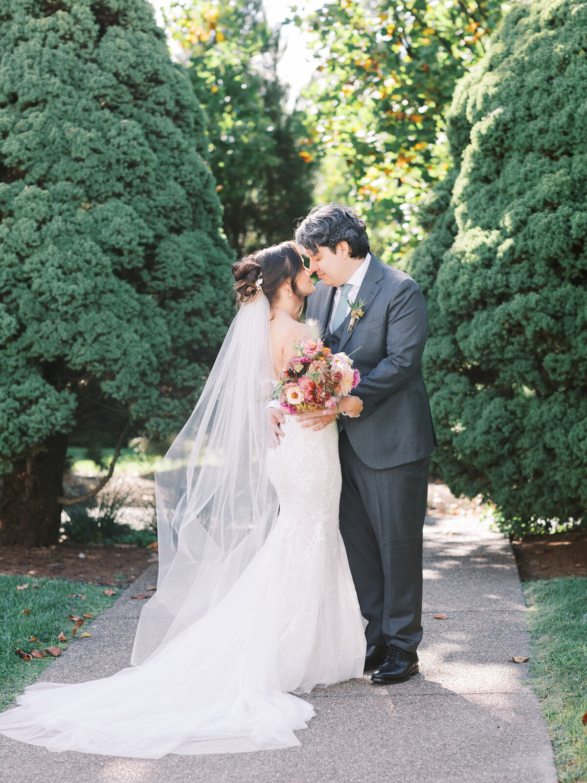 pittsburgh-wedding-photographer-phipps-botanic-gardens-conservatory-wedding-outdoor-lgbtq-luxury-photography-light-and-airy50
