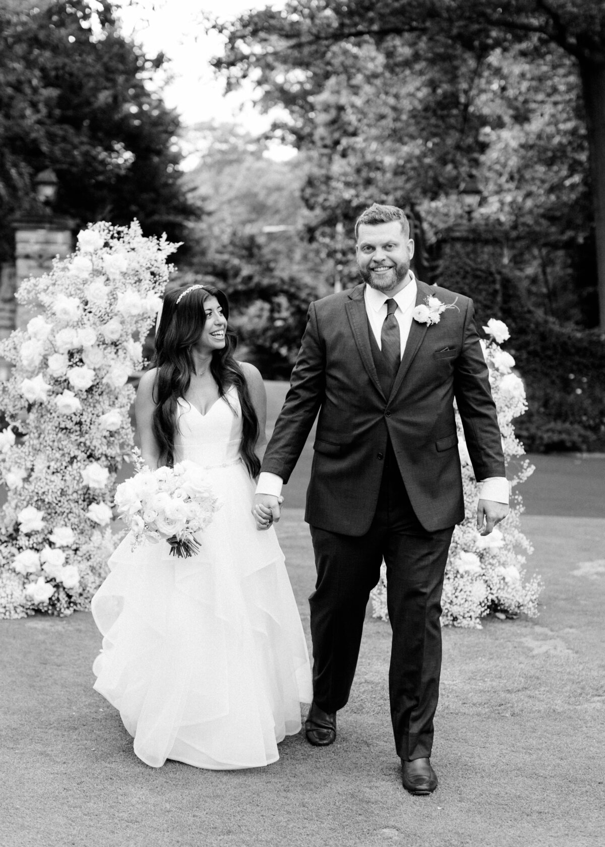 Huntingdon-Valley-Country-Club-Wedding-Bride-Groom-Photos_062