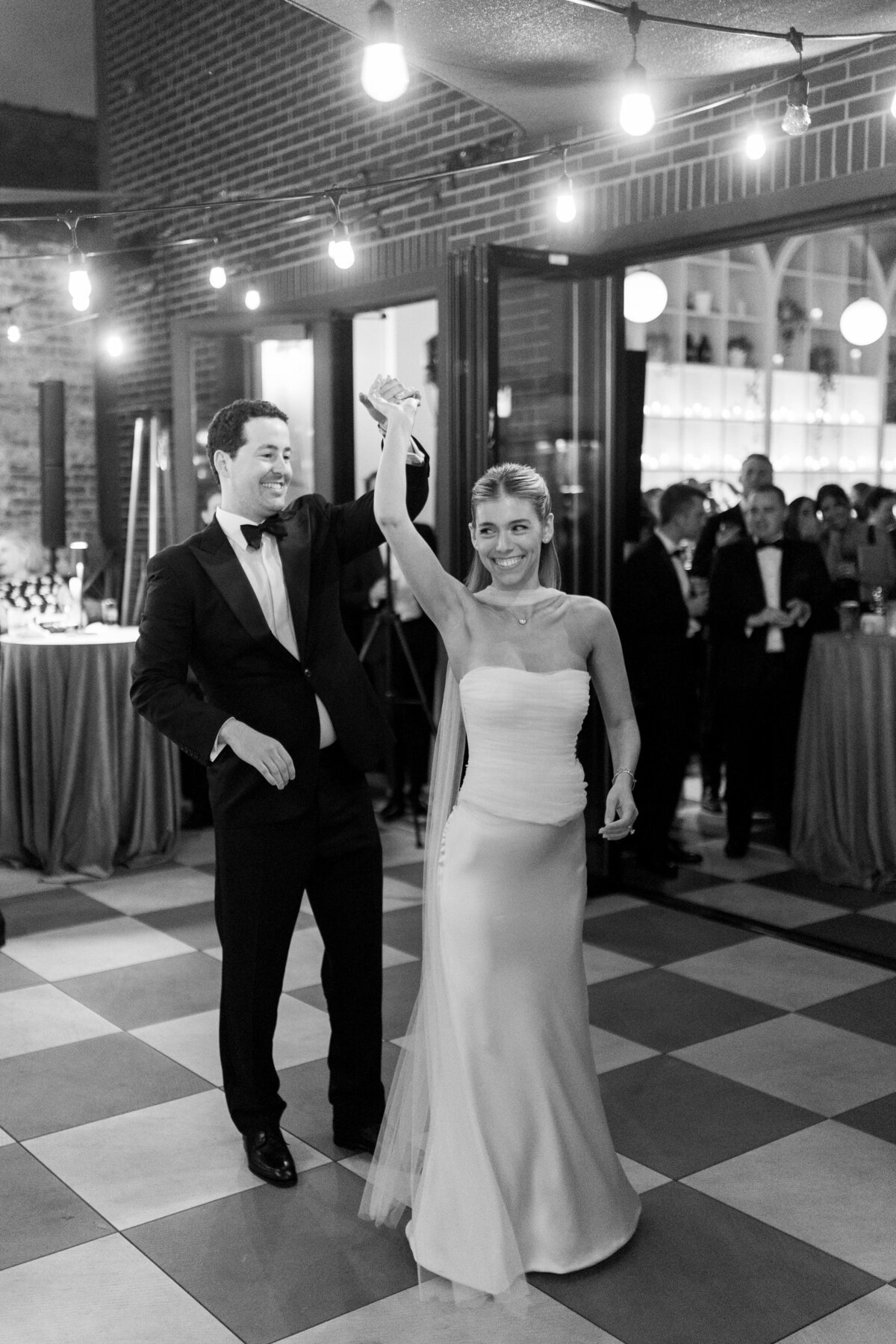 chicago-film-wedding-photographer-bixi-beer-87