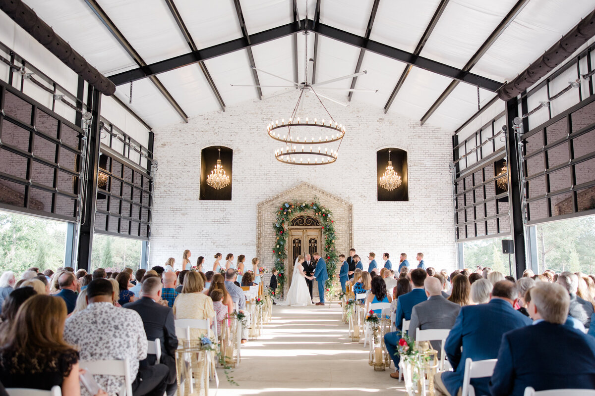 393_Madi & Clay's Wedding_Crmny_Lindsay Ott Photography