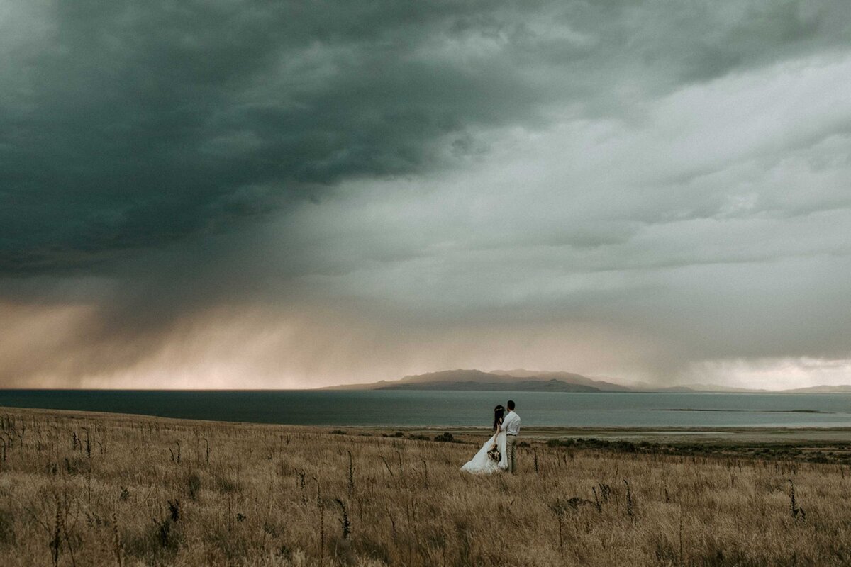 stormy bridal pictures