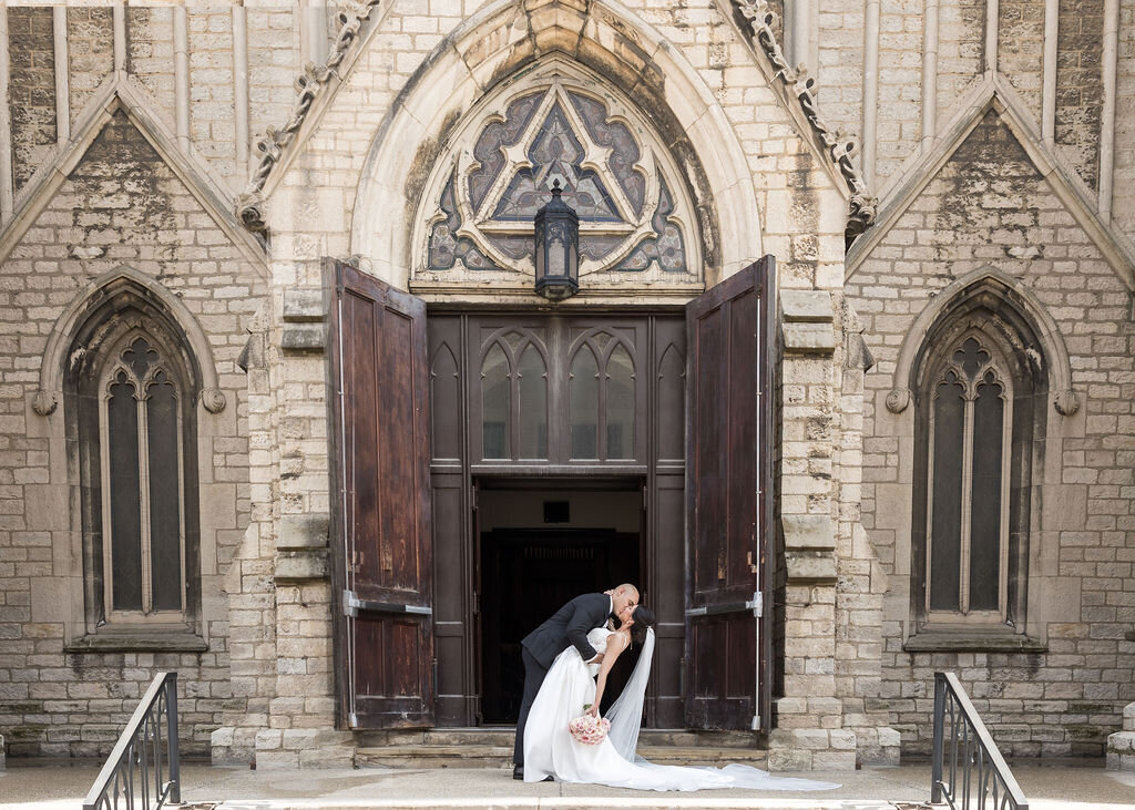 Downtown Detroit wedding Photographer savvy shoots