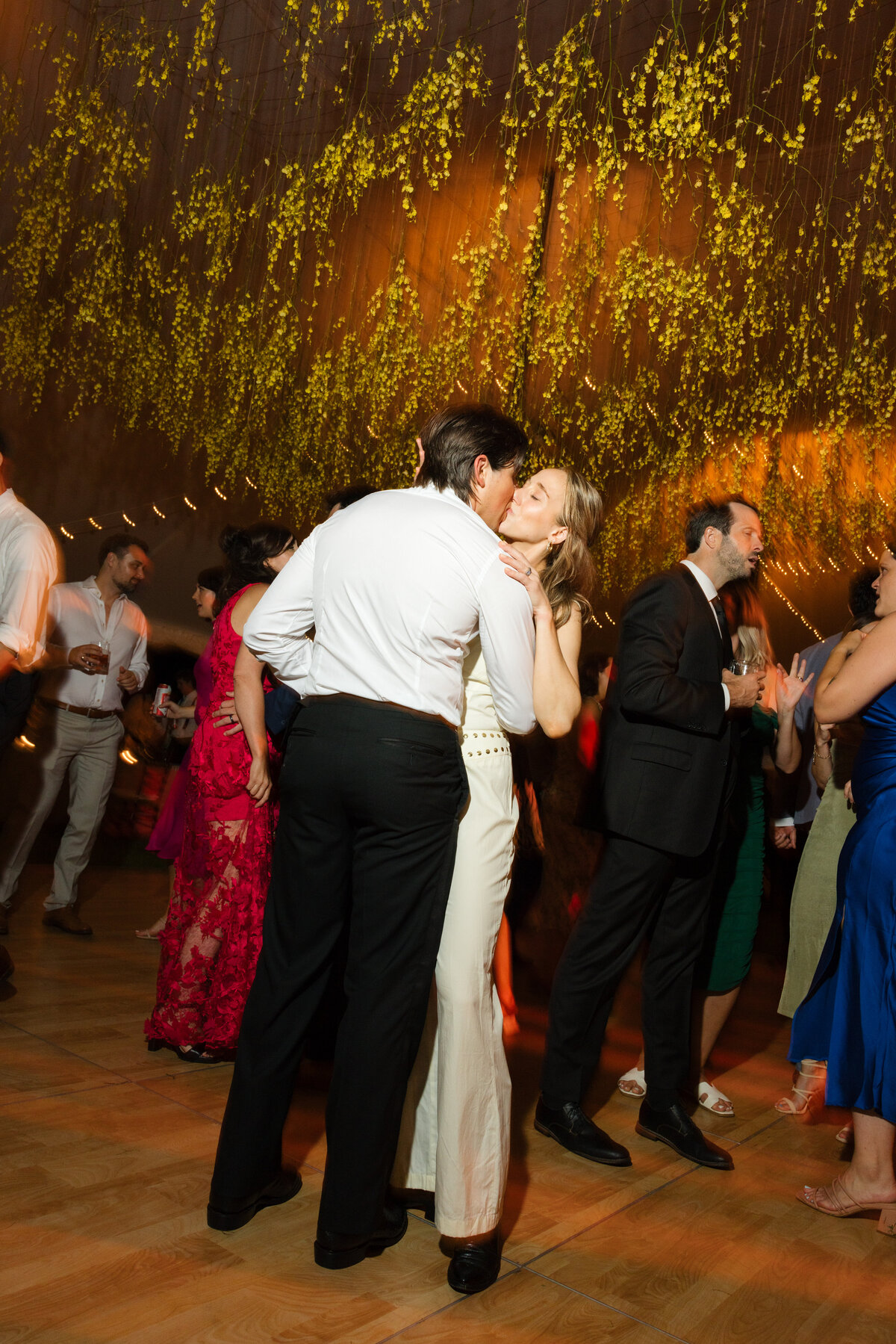 Lake-Minnetonka-wedding-Will-DeGraw-Clever-Disarray-122