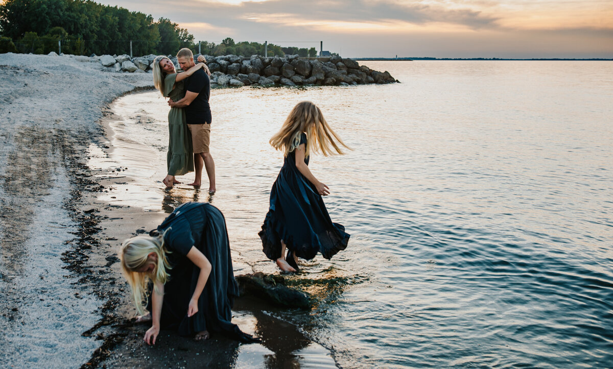 kids playing at White Sands New Mexico