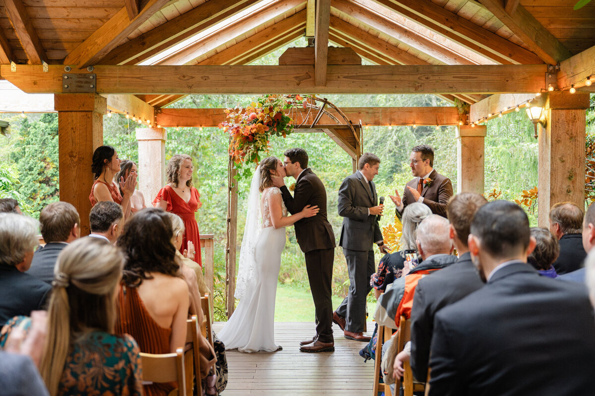Beau-Lodge-Venue_Bellingham-Wedding-Photographer_Caylie-Mash_JK24