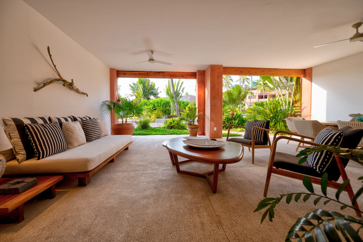 02-4-Careyes-Mexico-Properties-El-Careyes-Club-and-Residences-17-2BD-Lounge-1084