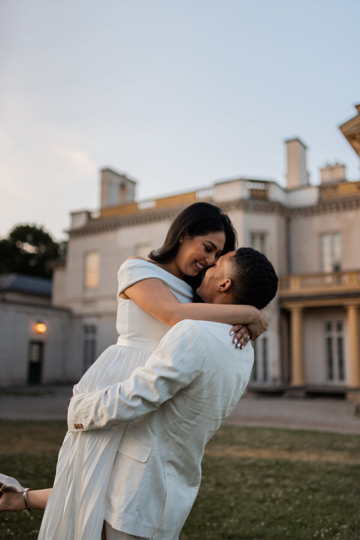 Dundurn Castle hamilton engagement shoot Cam Pris 23
