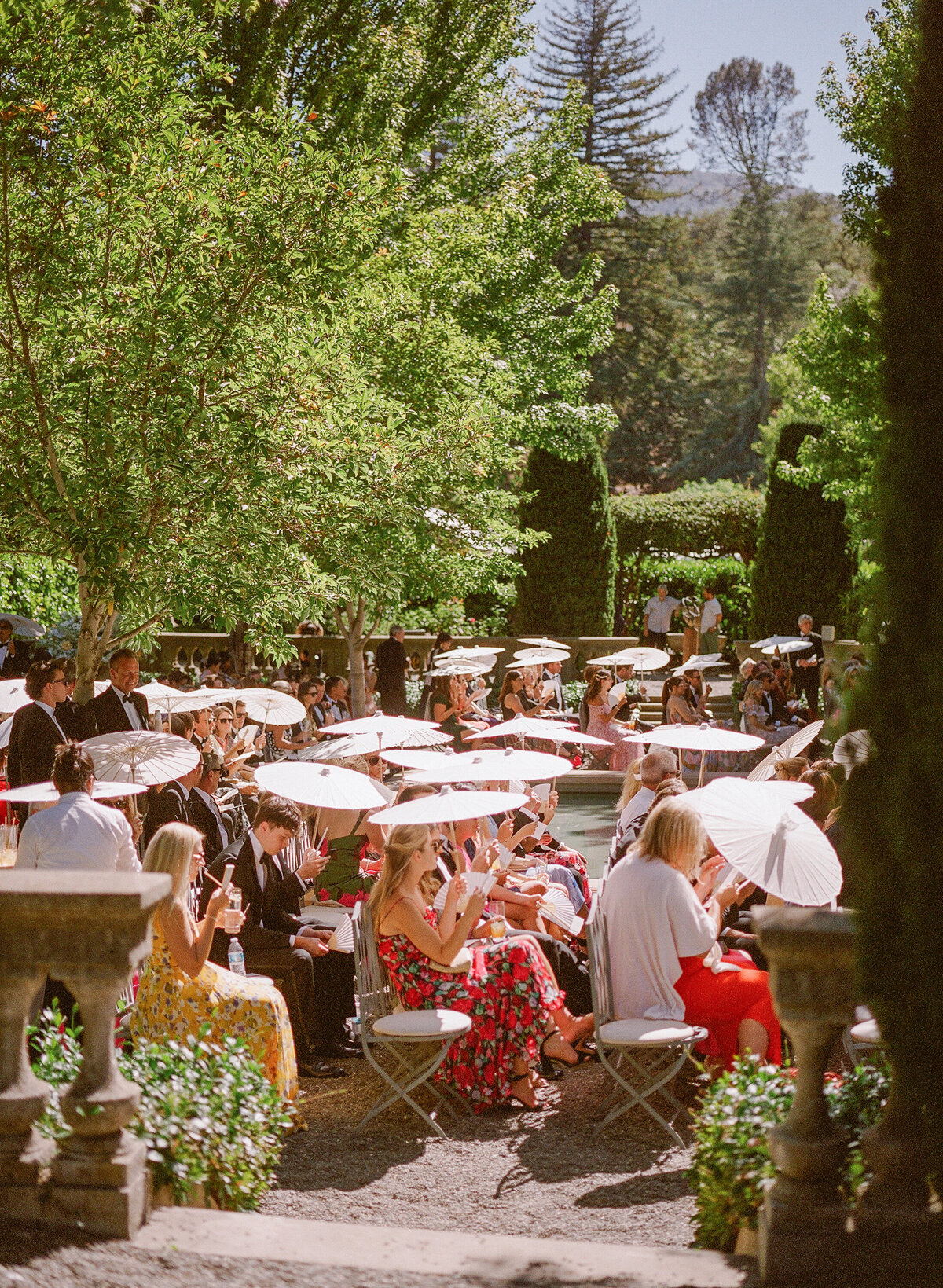 meg-smith-napa-wedding-beaulieuu-garden00021