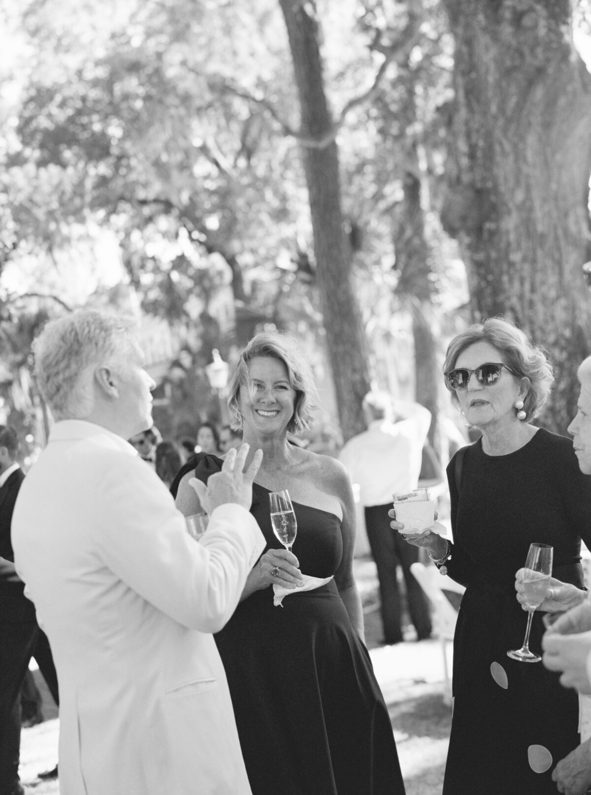 montage-palmetto-bluff-elizabethlanier-mb-wedding-photos-cocktailhour-152