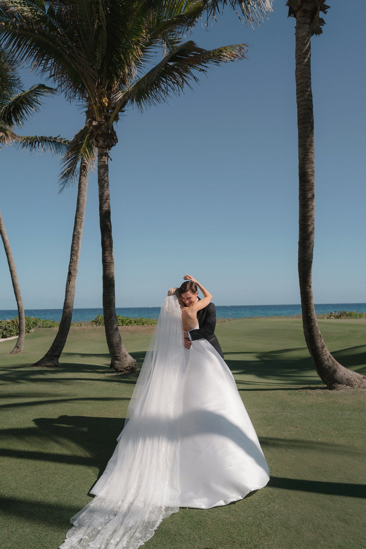 Palm Beach Jupiter Vero Beach wedding planner wedding design wedding coordination Florida wedding full service wedding planner full service wedding management South Florida wedding classic wedding design private club wedding-26