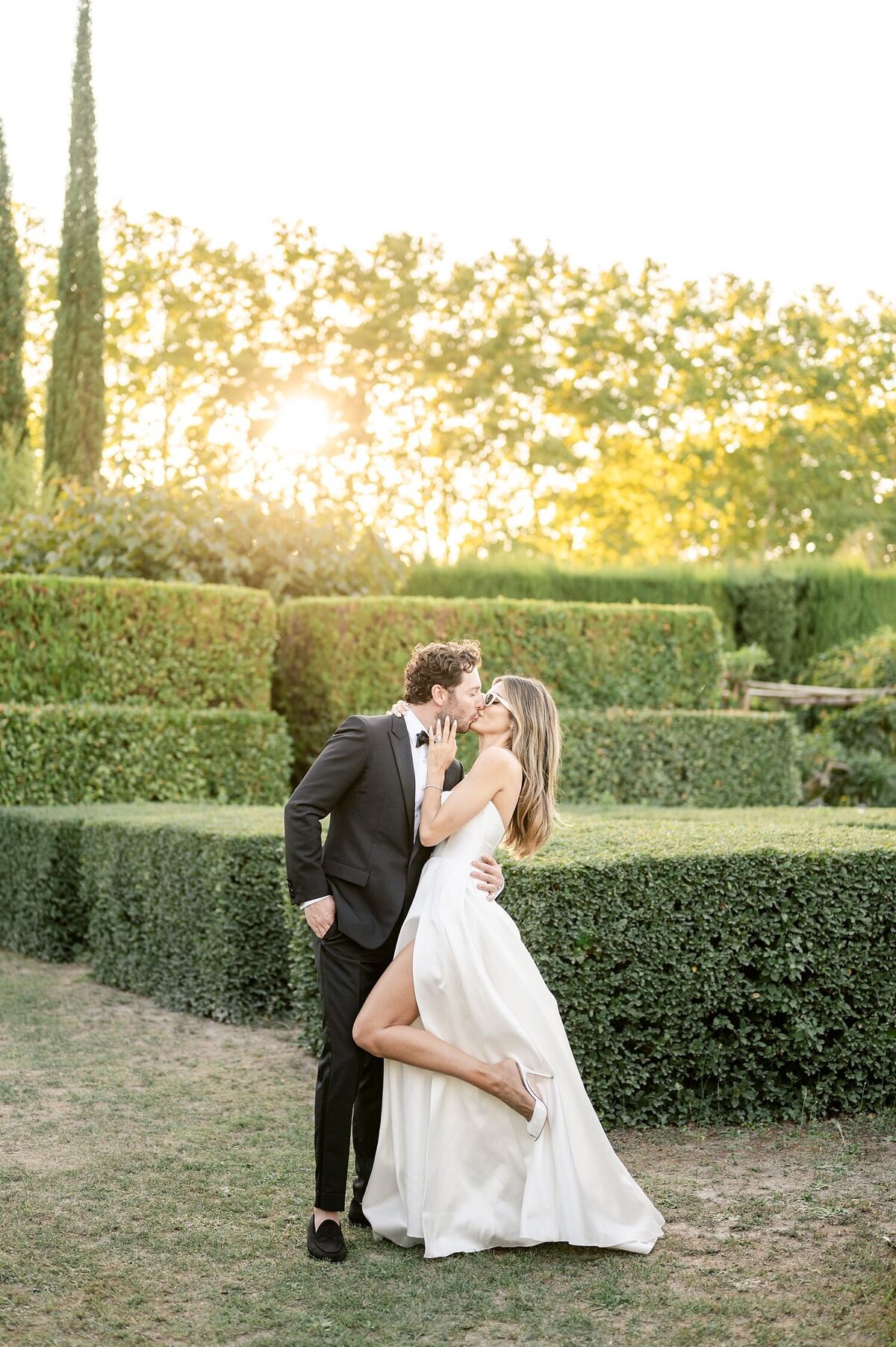 french-riviera-editorial-wedding-photographer-romantic-candid