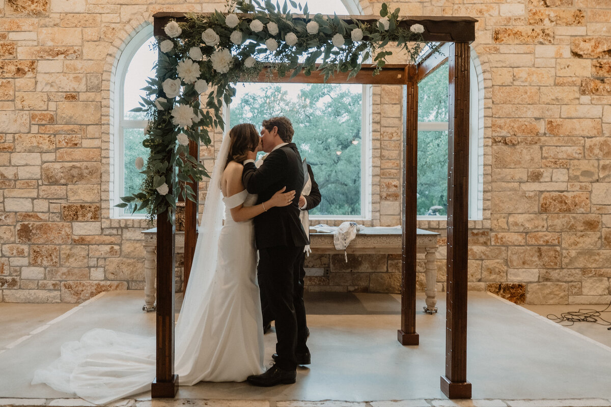 N&TWeddingPreviews-41