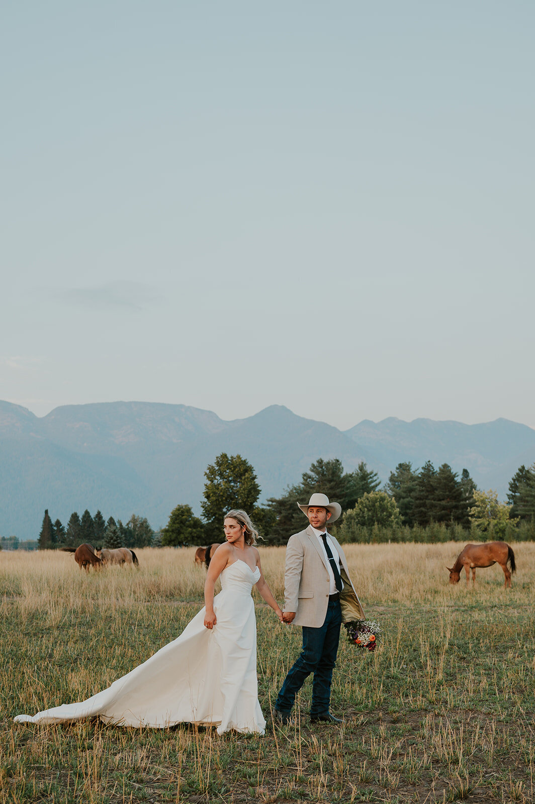 presley-gray-luxury-western-montana-wedding-9144