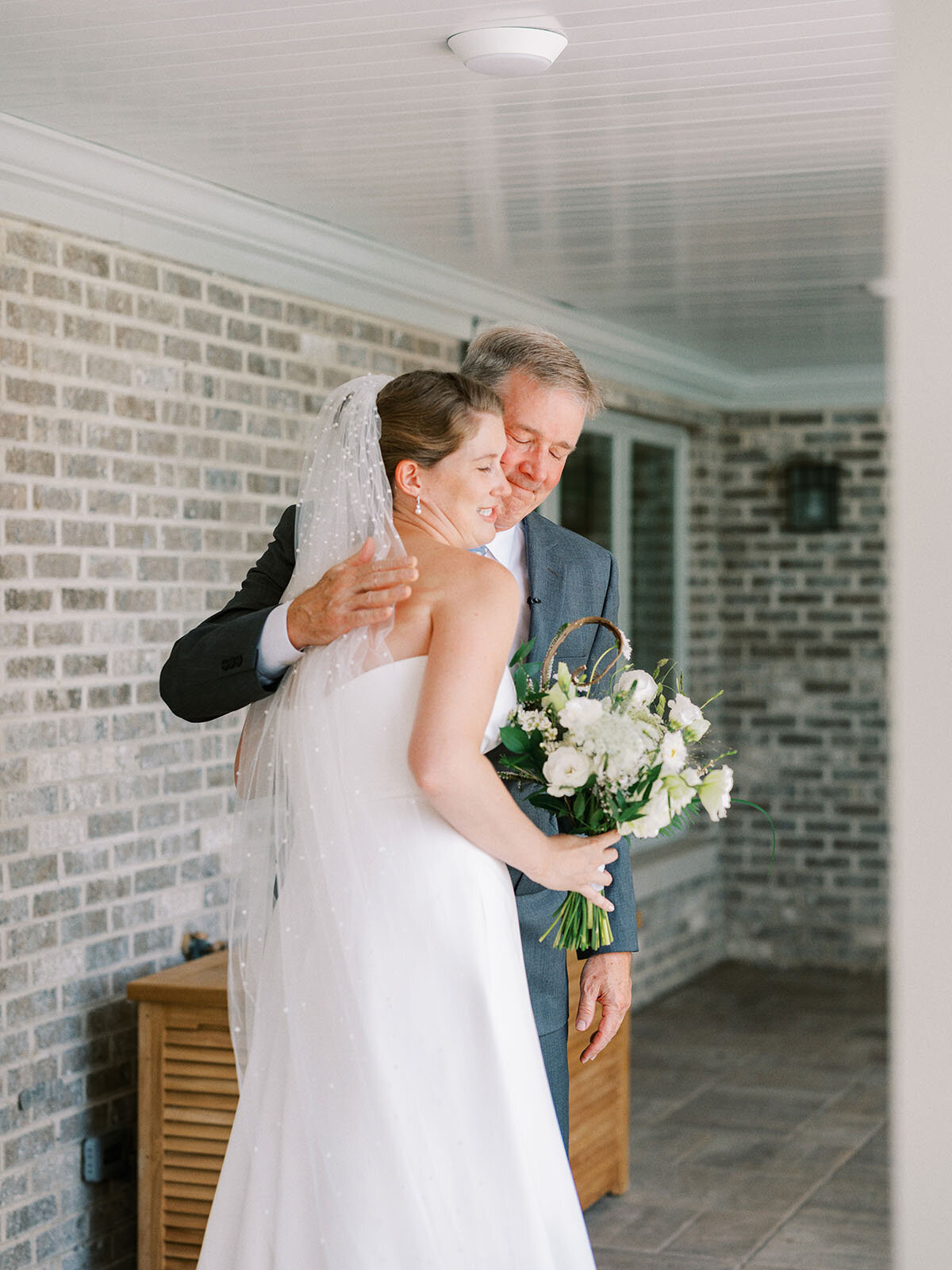 Caroline+Elliott_wedding_preparation-0117