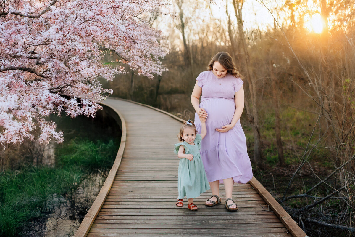 NW Arkansas family photographer, family portraits near me Northwest Arkansas, NWA newborn photography, maternity portrait studio NW Arkansas
