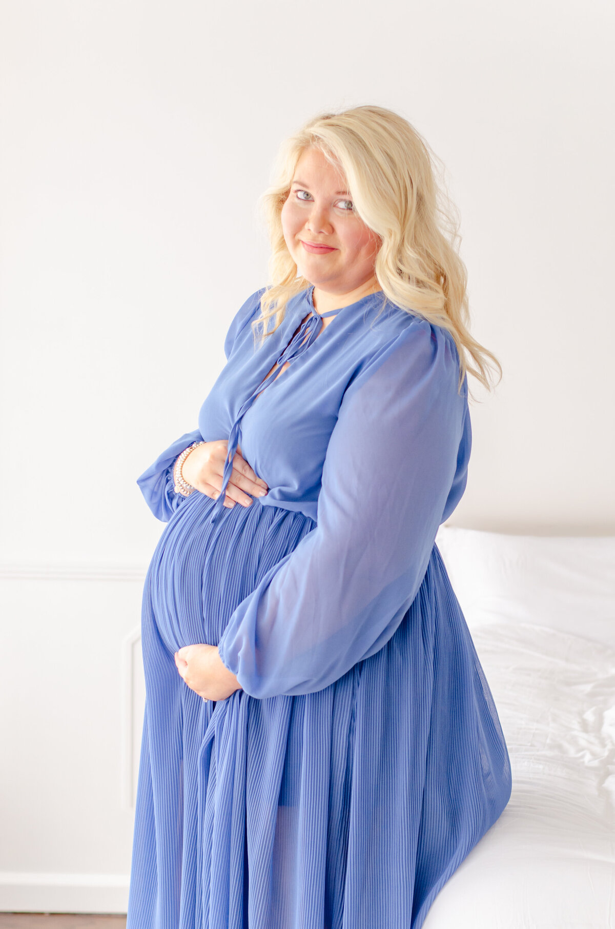 white-studio-maternity-photography-0417