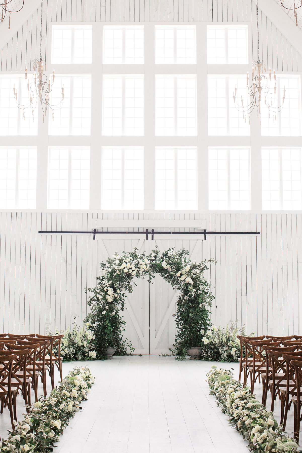 max-owens-design-white-green-flower-wedding-10-ceremony