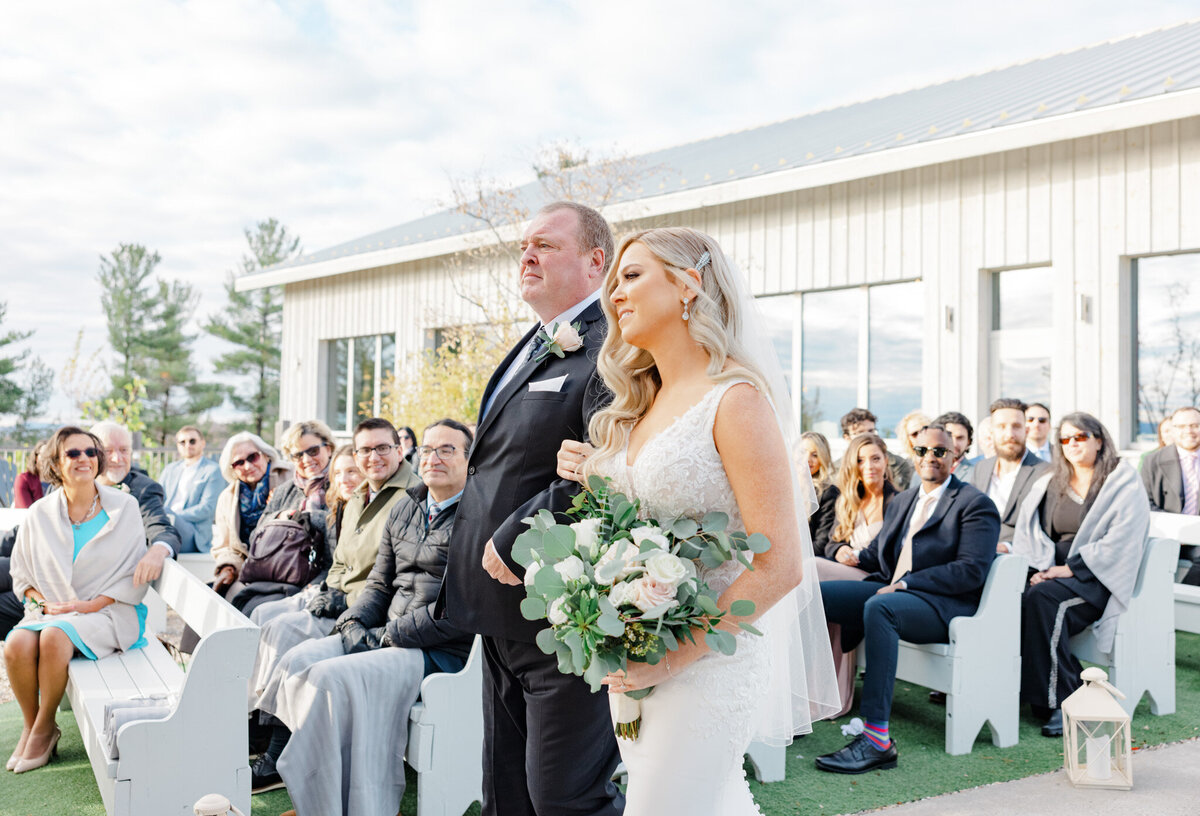 sarah-mike-belvedere-wakefield-quebec-wedding-grey-loft-studio-2021-109