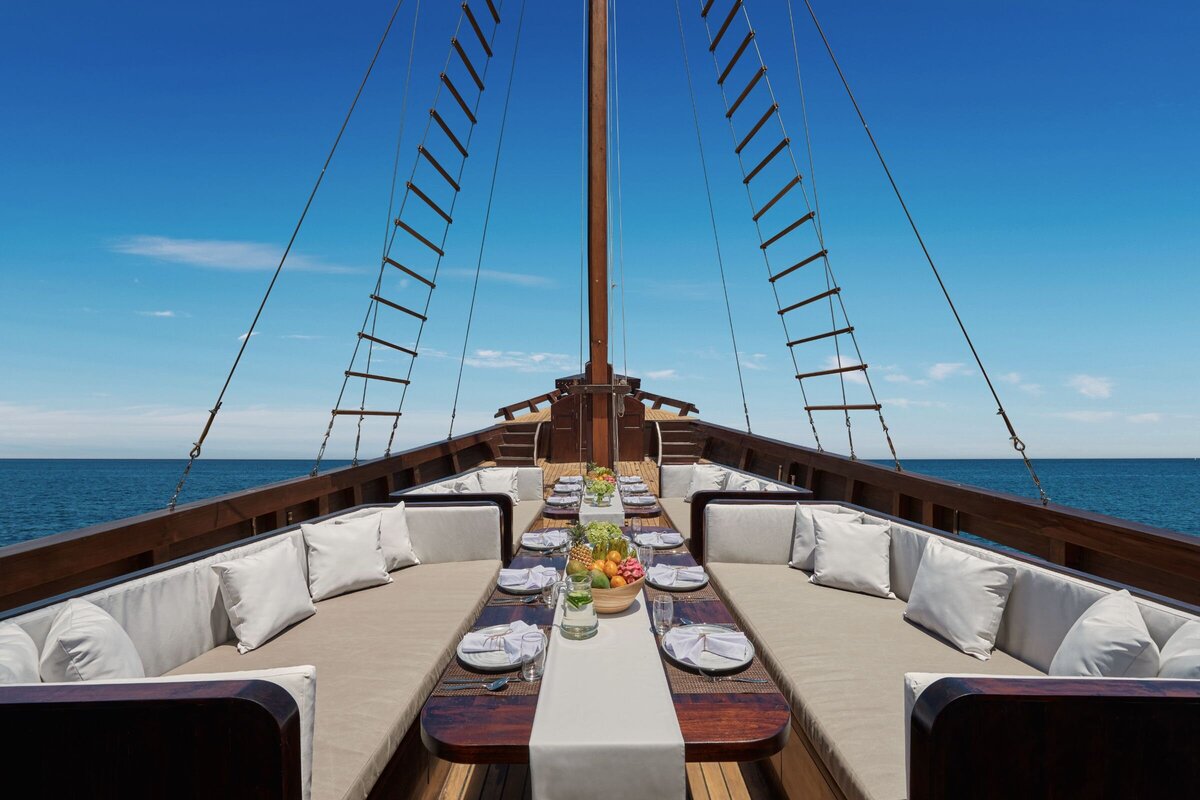 Samsara Samudra Yacht Charter Indonesia outdoor dinning lunch setup