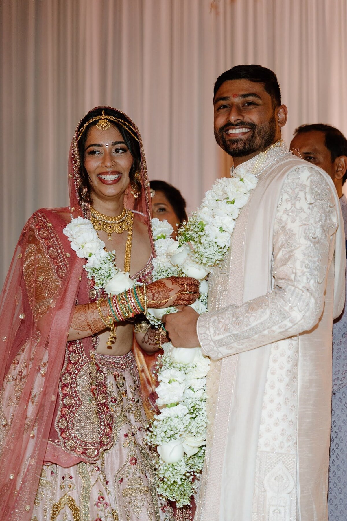Nichole-Babiez-Photography-wedding-photographer-indian-wedding-photographer-mendhi-sangeet-baraat-luxury-chicago-illinois-marriott-schaumburg-81