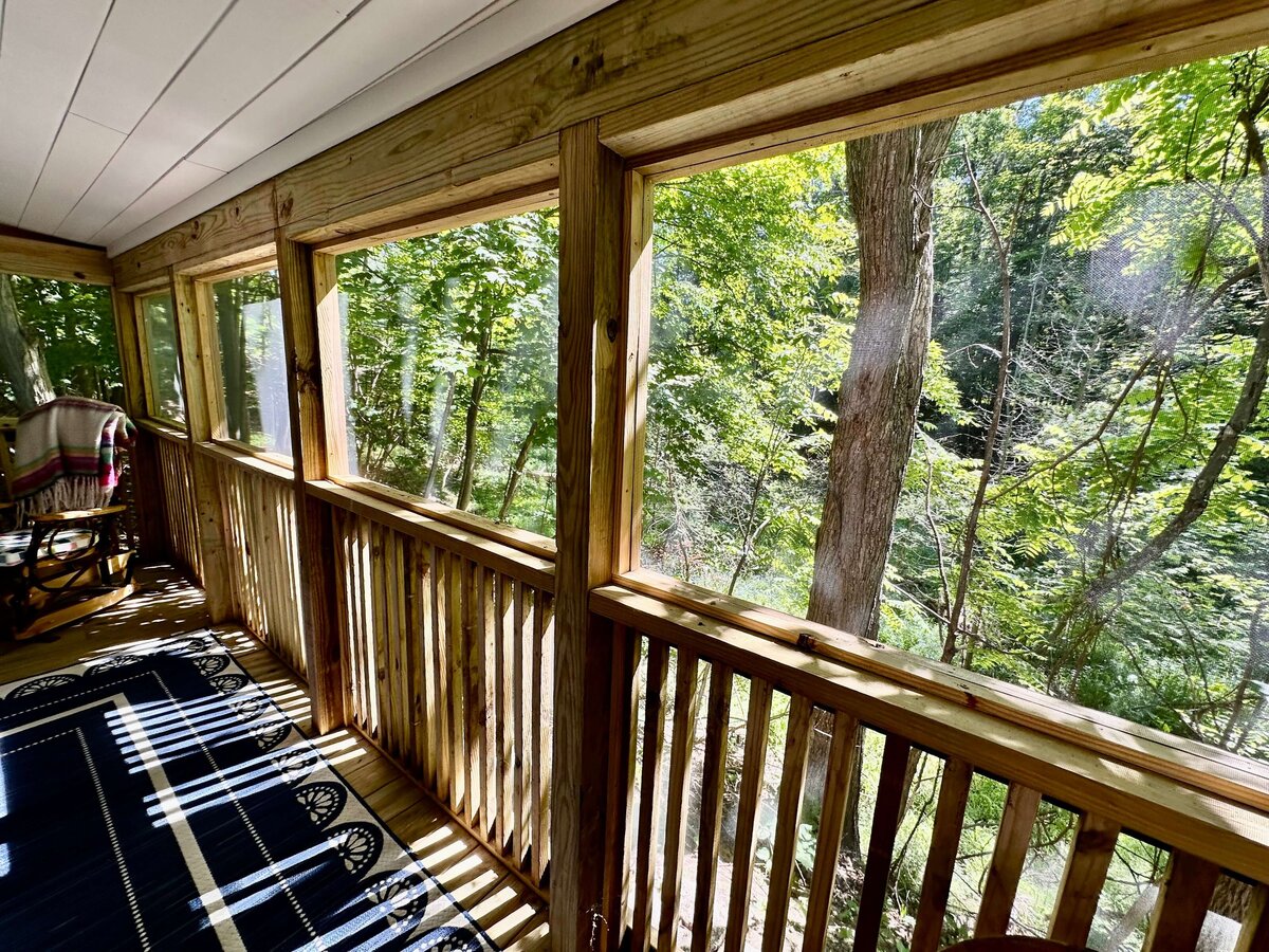 Screened in porch at Little Green cottage