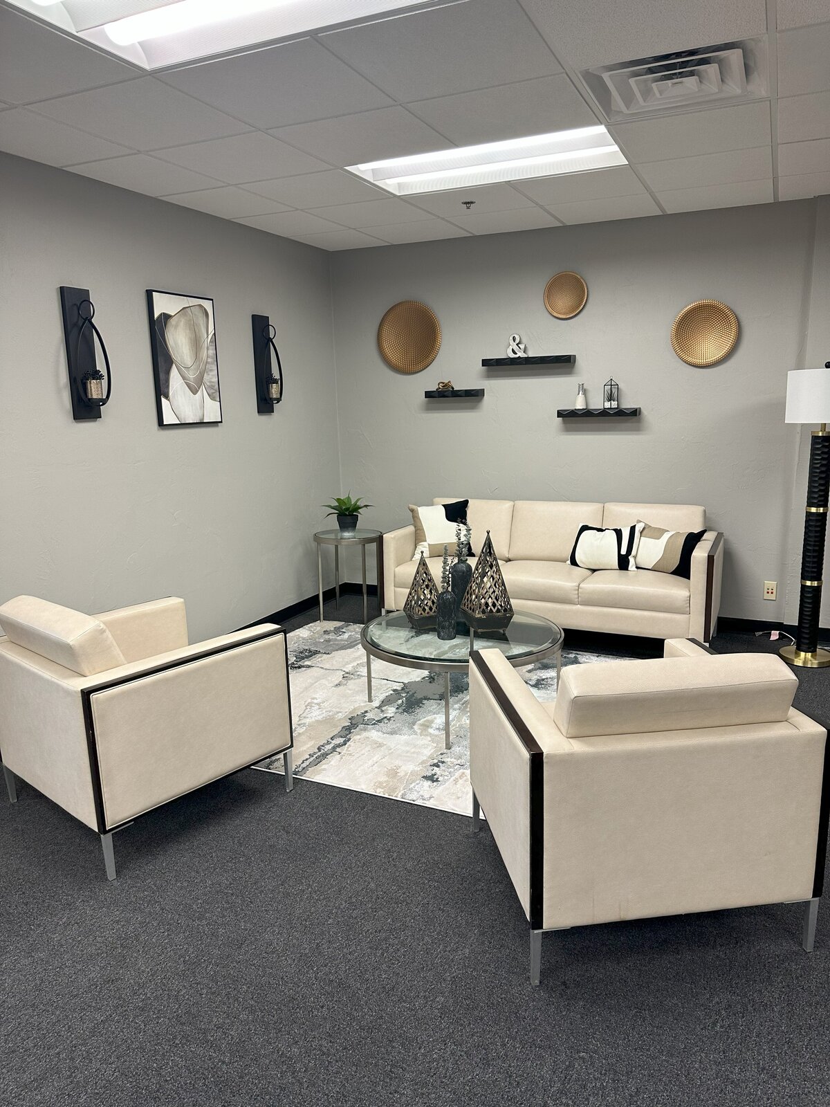 INTERIOR DECORATING OFFICE SPACE