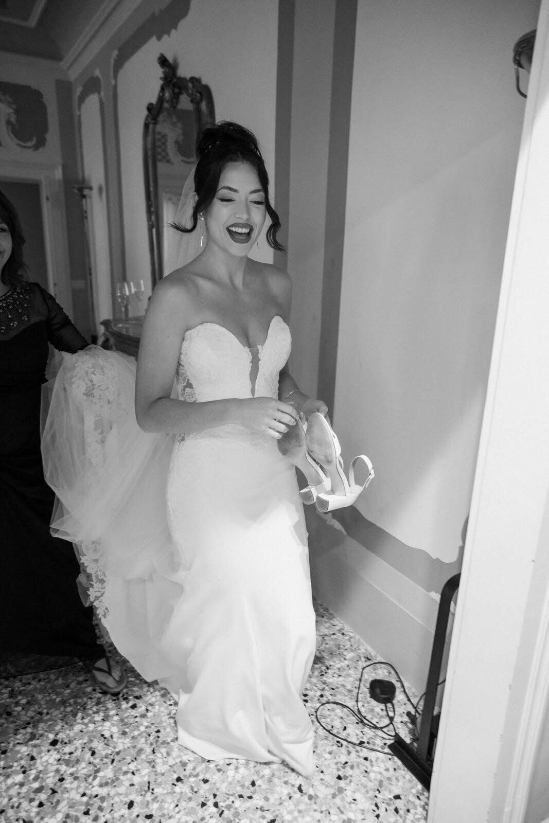 Flora_And_Grace_Editorial_Venice_Analog_Editorial_Wedding_Photographer (1 von 1)-22