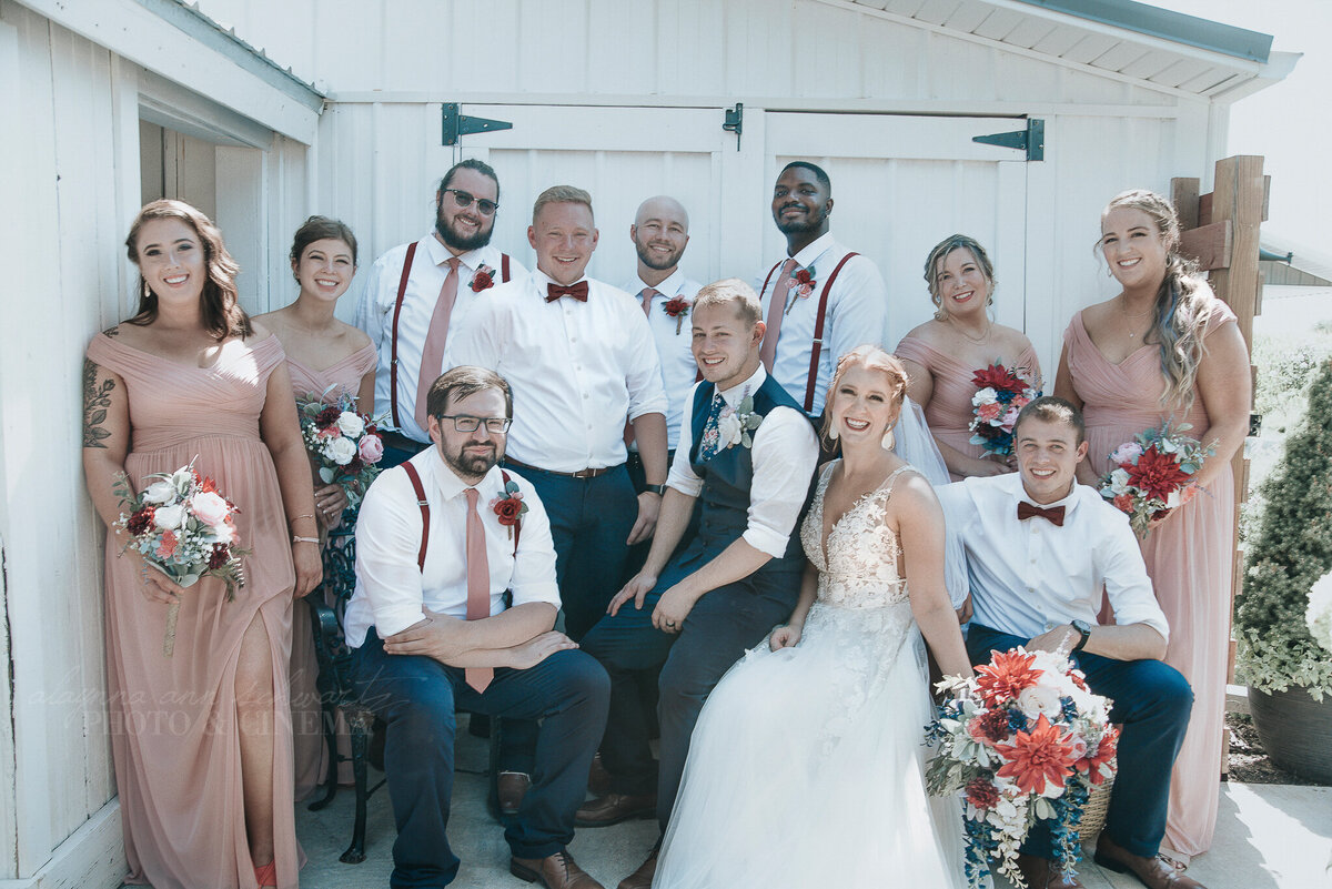 bridal party _ alaynna ann schwartz _ harpors vinyard _ iowa photographer _ playlife photography_0020