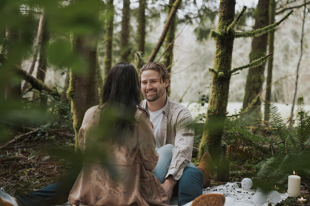 Shelby-Drew-Wedding-Couple-Photos-in-Issaquah-Amy-Law-Photography-30