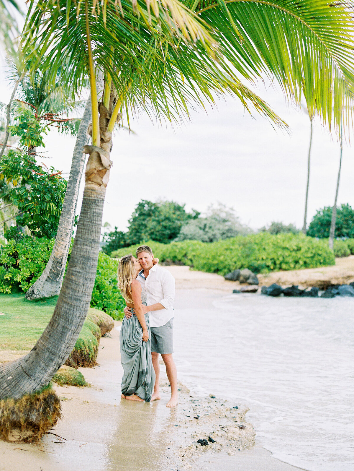 Mecee+Evan | Hawaii Wedding & Lifestyle Photography | Ashley Goodwin Photography