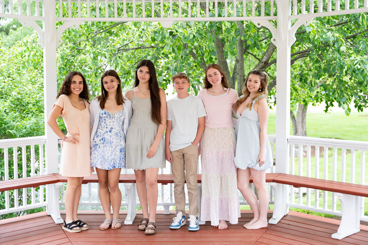 Cleveland-Akron-Senior-Photographer-gazebo